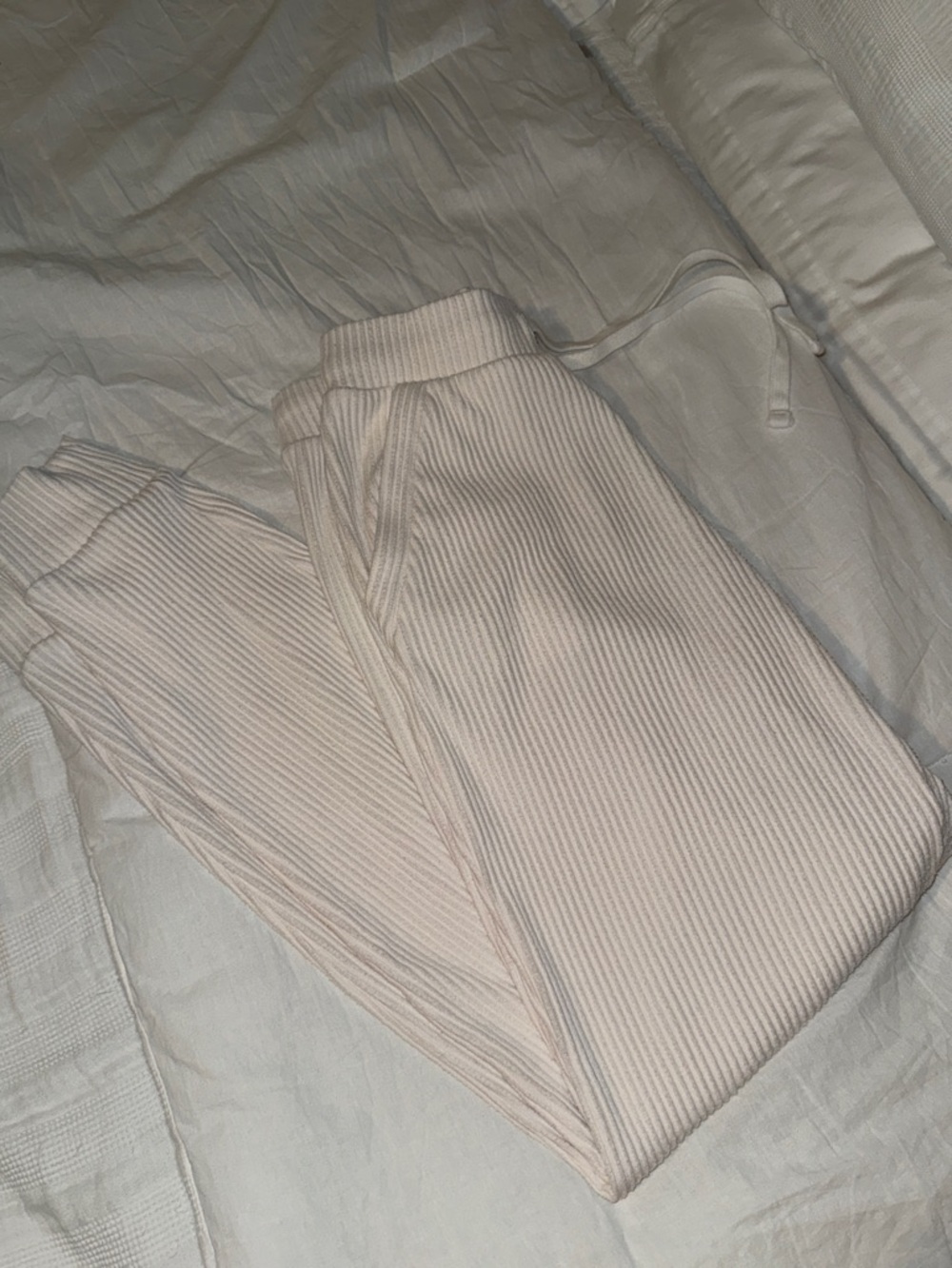 ALO Ribbed Drawstring Sweatpants - Light Beige - Picture 2 of 8